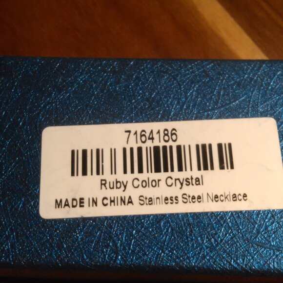 Red Austrian Crystal Paperclip Ion Plated Rose Gold Stainless Steel Necklace - Picture 10 of 10